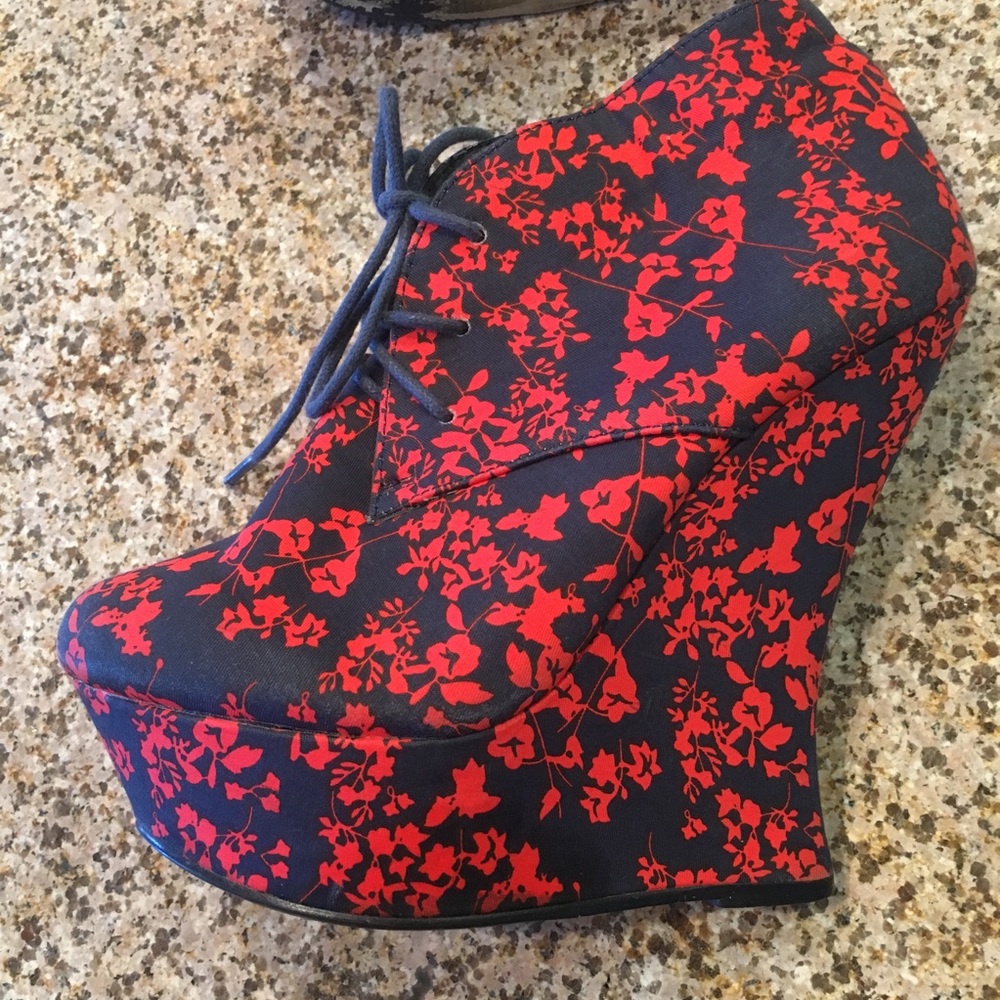 Madison Sz 5.5 Red Blue Ultra High Wedge Booties